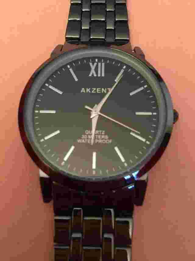 WRISTWATCH: AKZENT. Quartz. Waterproof. BNWT. Grey/black.