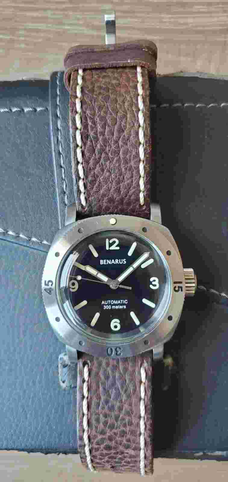 Benarus Moray Vintage 44mm Black