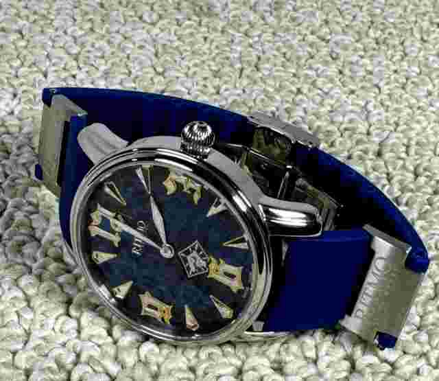 Ritmo Mundo Divina  Mens Quartz Watch New in Box w/ new battery Rare Vintage