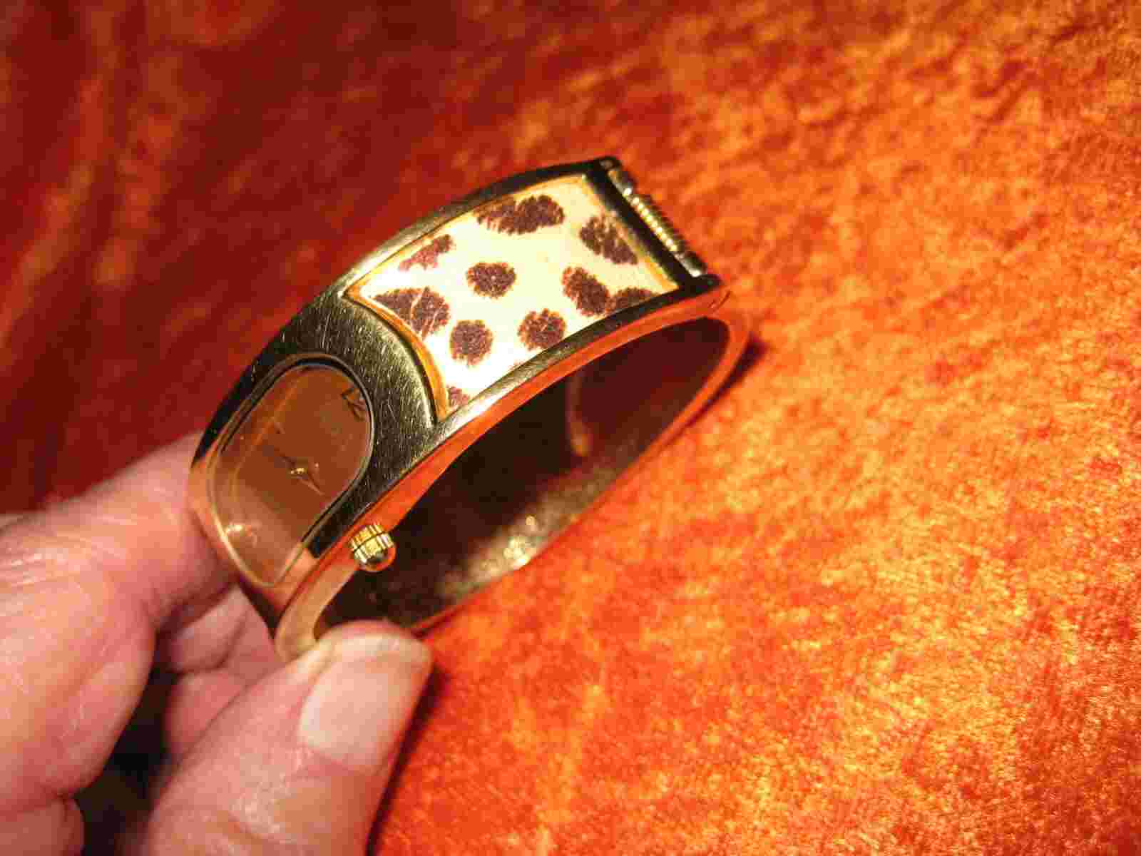 KJL LEOPARD BRACELET GOLD  ORIGINAL BOX LADIES W NEW BATTERY