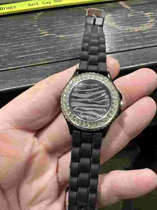 BONGO Zebra Stripped 32mm Silicon Band Women’s Watch Working New Battery