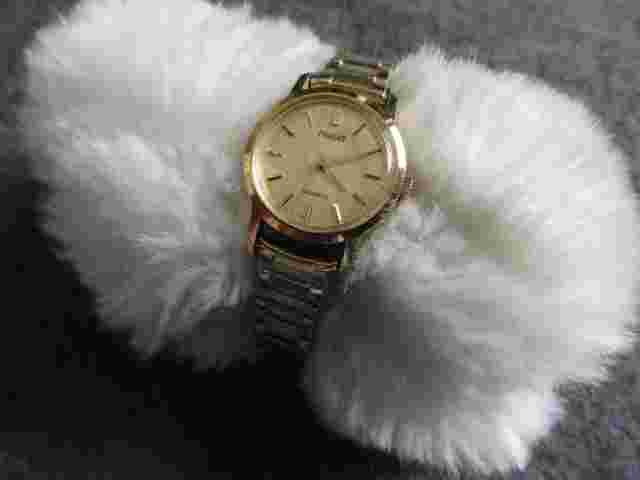 Phasar Quartz  by Sears Ladies Watch with a Stretch Band
