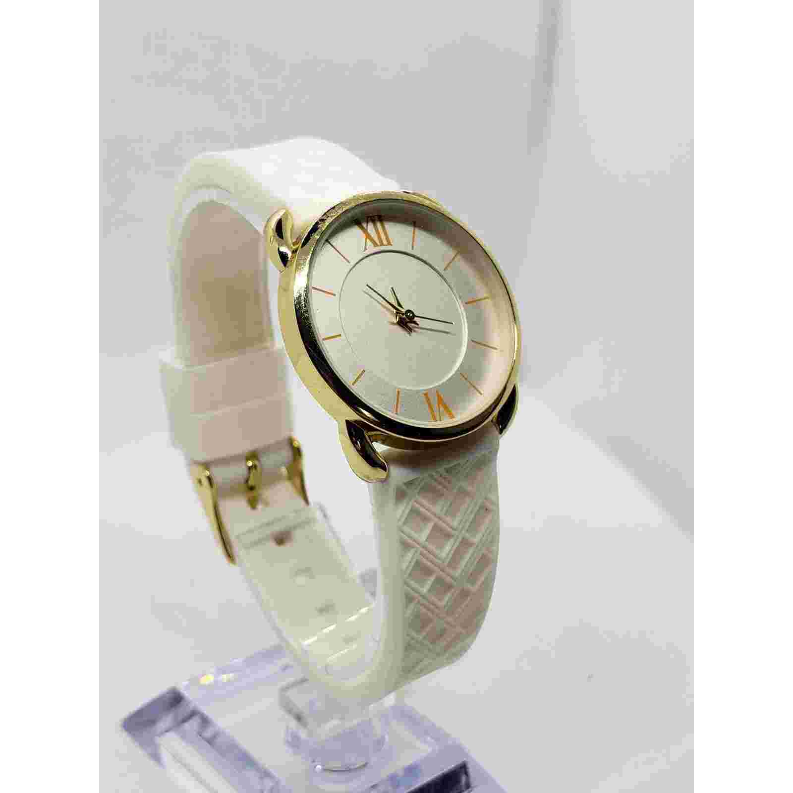 Women's watch TGT21506WAC 0616. White watch with gold accents on face