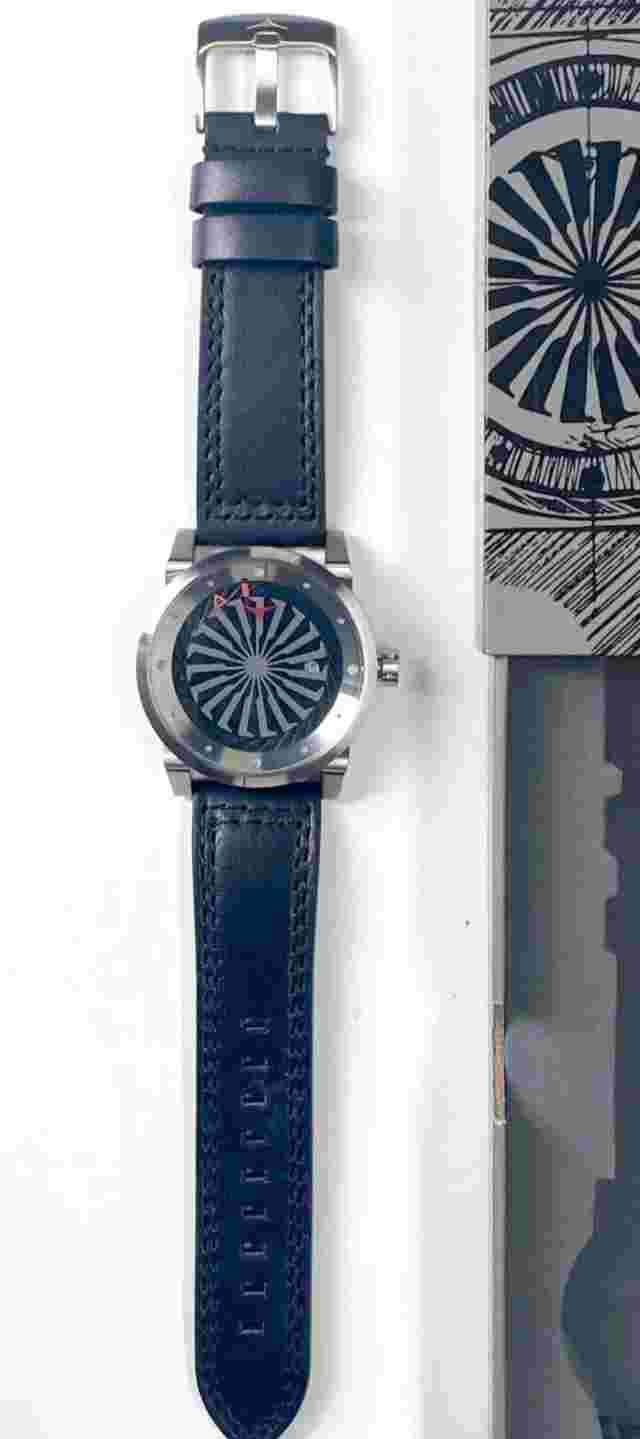 Timeless Elegance: Zinvo Blade Watch Unveiling Unisex Luxury for Men and Women