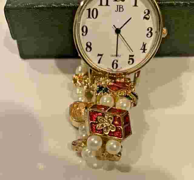Windsor Christmas Edition Women's Wrist Watch (needs new battery)