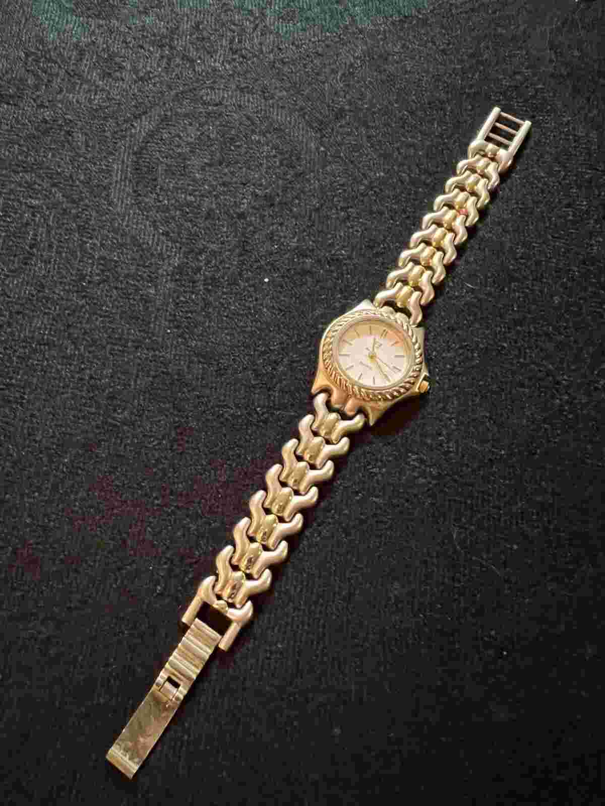 Alexander Julian Two Tone Stainless Steel Watch Rope Detail WORKS Needs Battery