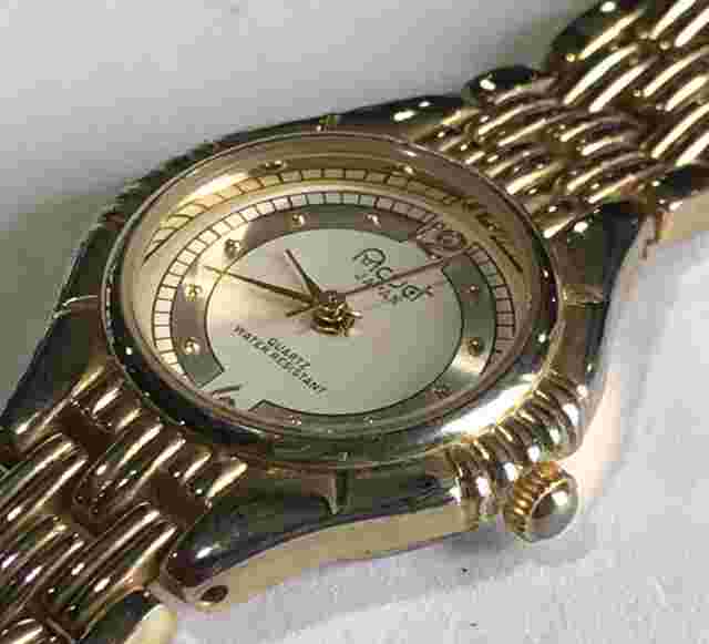 Vintage Acuet Japan Women’s Watch round face Quartz Water Resistant