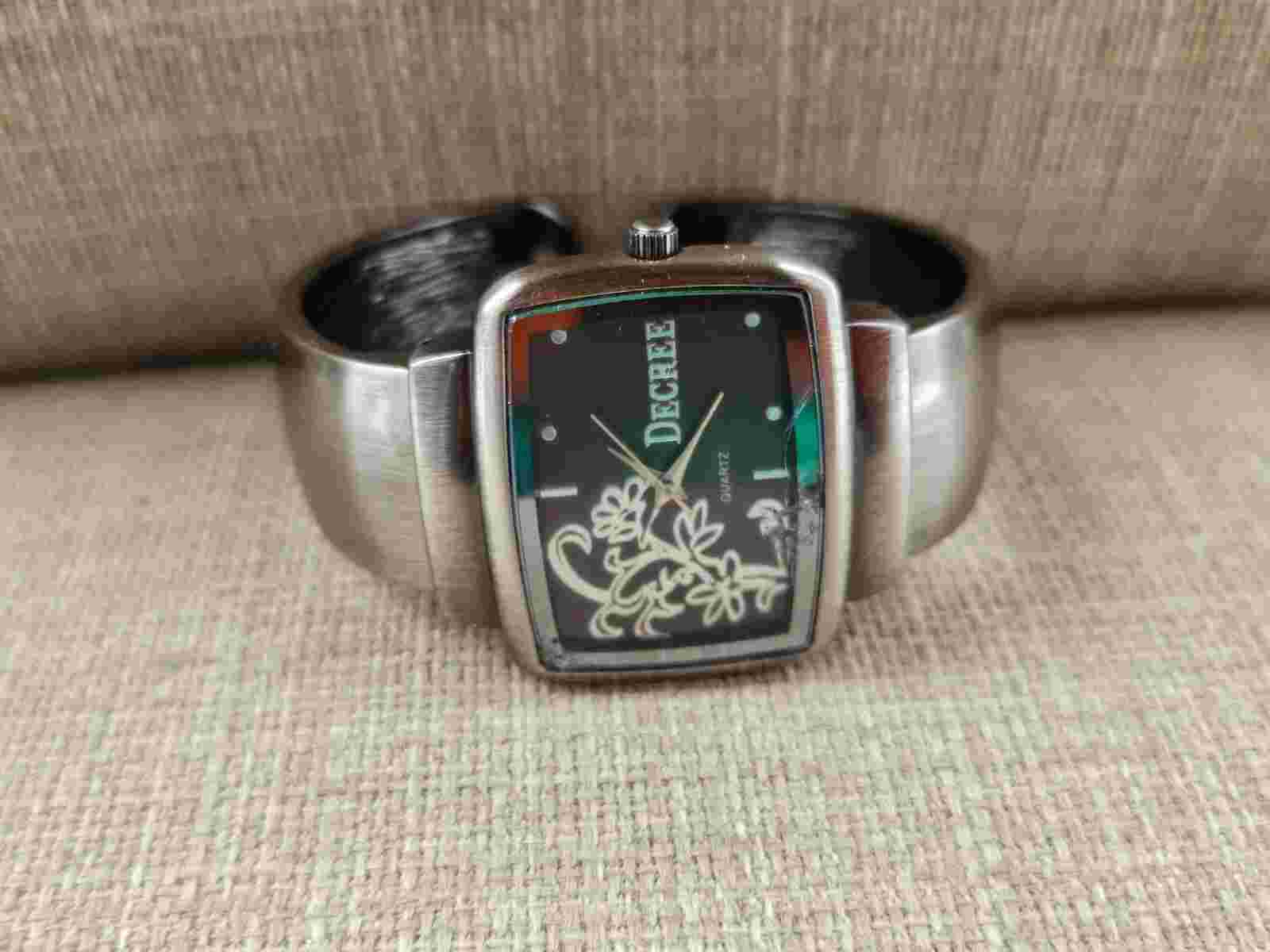 Decree Women Wristwatch Cuff Bracelet Band Watch Analog Quartz Wrist Watch