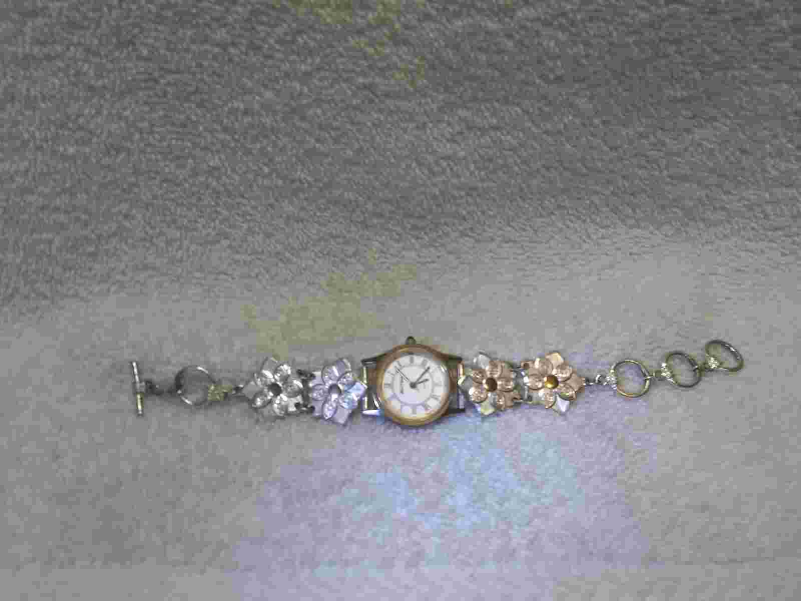 Montana Silversmiths Watch Silver Star Flower Bracelet New Bat Clear Glass Great