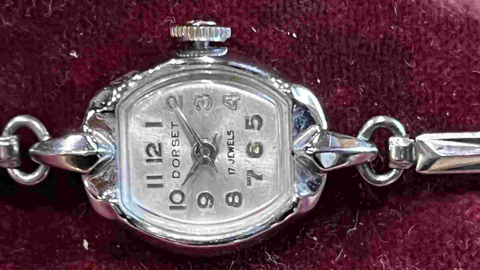 Vintage Dorset By Hamilton UT 17 Jewels Bracelet Watch Womens  7 Inches W/Case