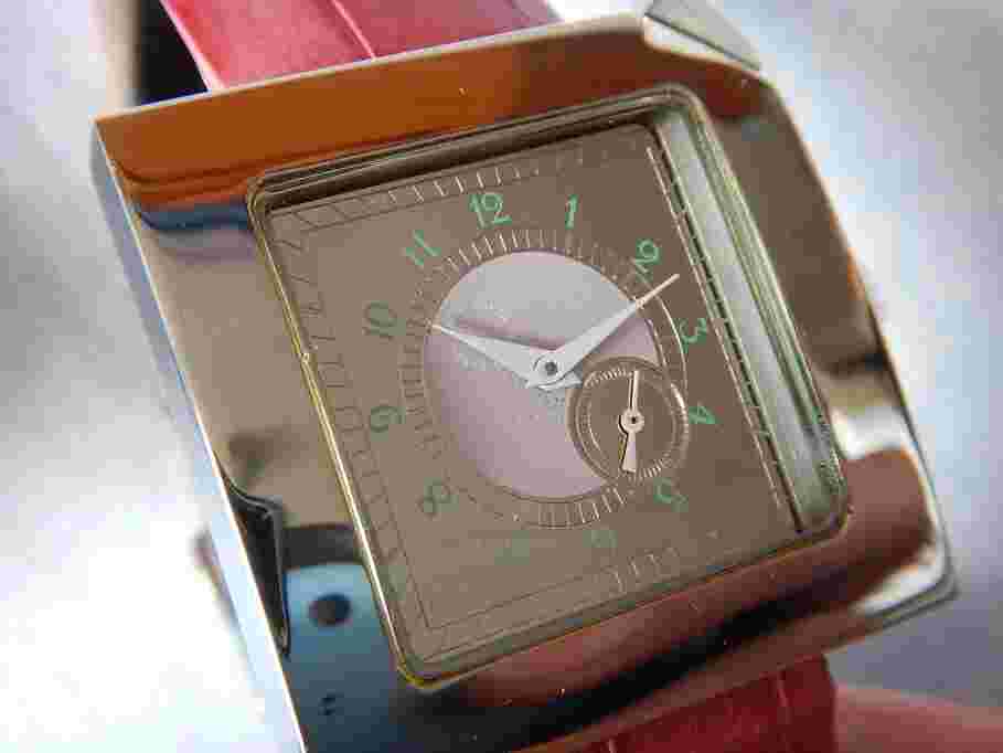 Original Square Mirror and Pink Watch with Integrated Crown in the Case