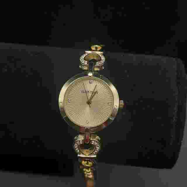 Ellen Tracy Gold Tone Womens Watch Rhinestones Vintage Quartz Wristwatch