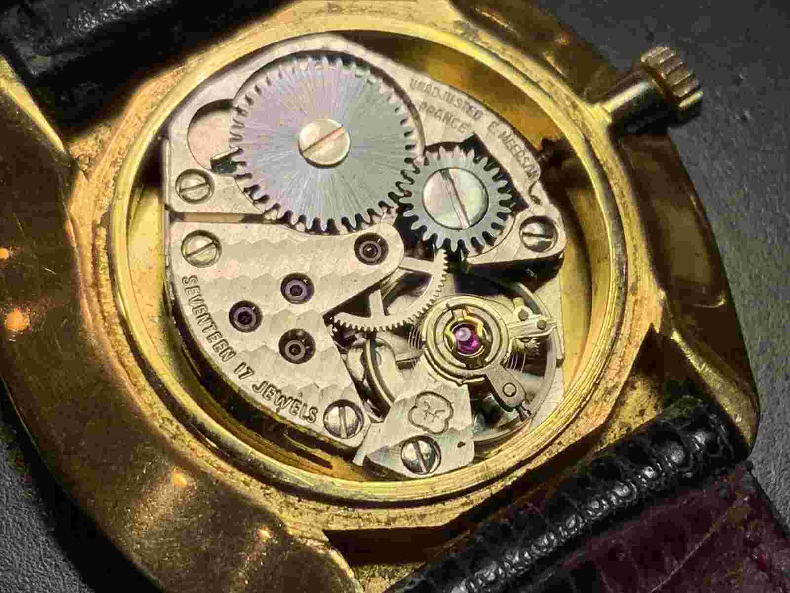 RARE  1970’s Gerald Genta oval Emerich Meerson Burgundy Dial And Gold Case 17j