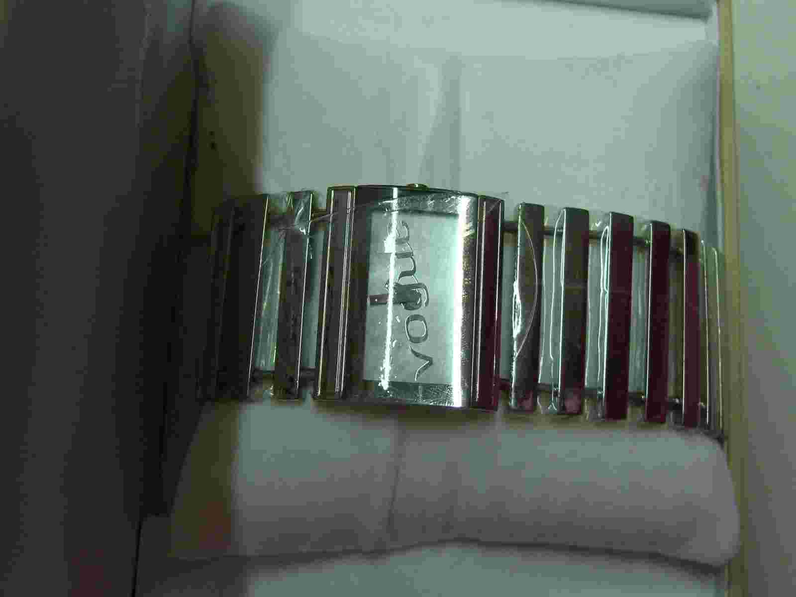 VINTAGE VOGUE LADIES SWISS  648141.4 WRIST WATCH STAINLESS STEEL MIB