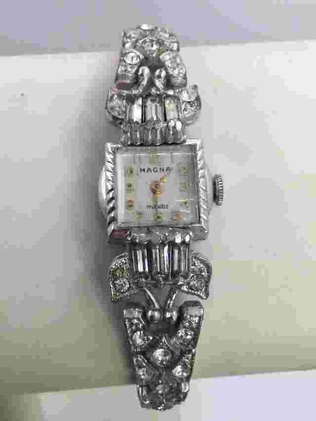 DECO 1930s/40s LADIES R. STONE PAVE WRIST WATCH - MAGNA SWISS - WORKING (W447)