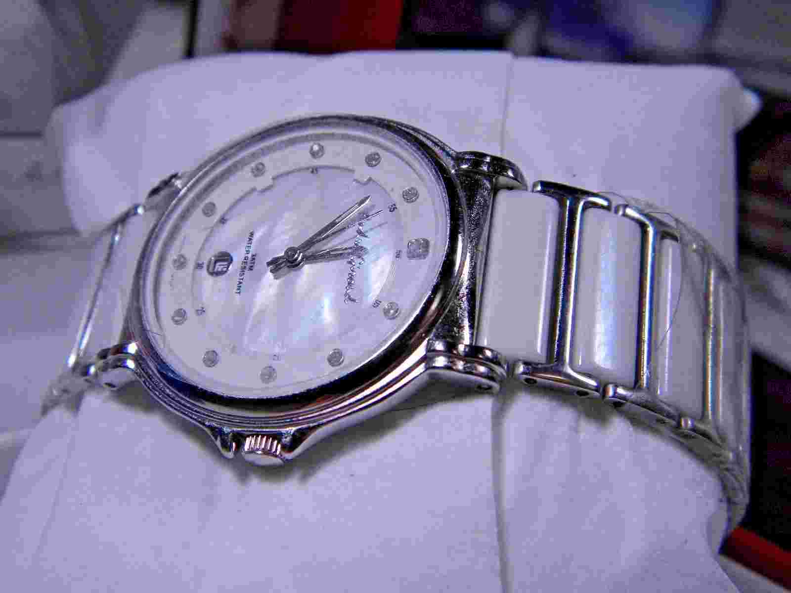 NIB New In Box Andre Giroud 12 Diamond Date Watch. Great Gift! 2 Year Warranty!