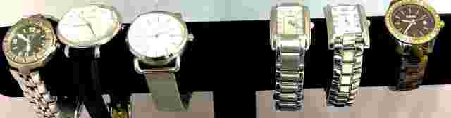 Fossil Watches Untested Lot 31 Fossil Watches in Lot