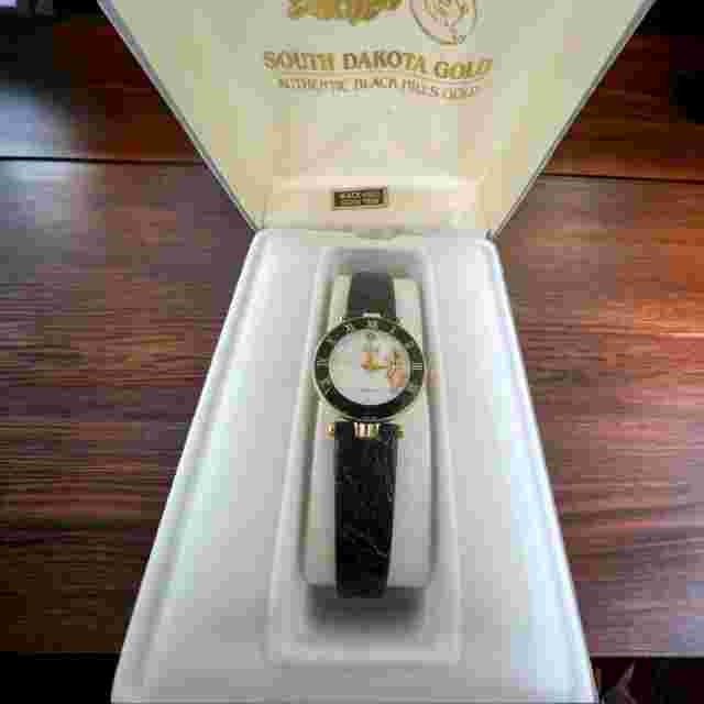 Vintage South Dakota Black Hills Gold Watch