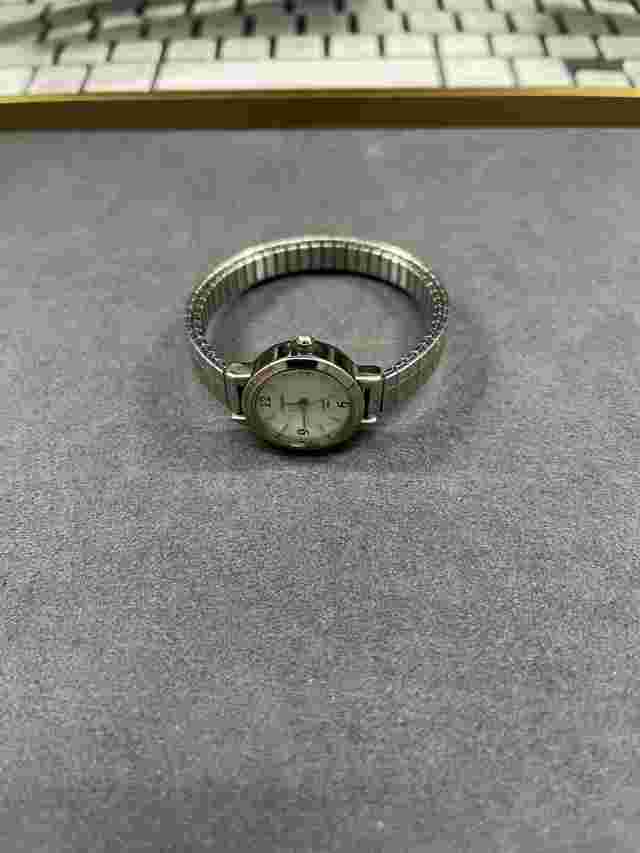 Ladies Carriage Quartz 30m Watch Stretchable Band. New Battery