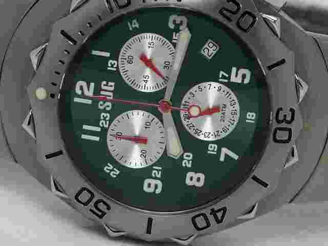 NEW SUG  TITANIUM  GREEN SWISS QUARTZ CHRONOGRAPH SPORT WATCH SUPREME