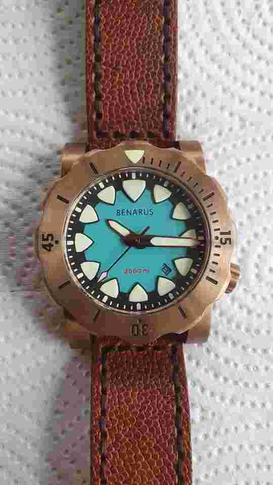 Benarus Megalodon Bronze Diver's watch. 2500m. Swiss ETA 2824-2. Mint condition.