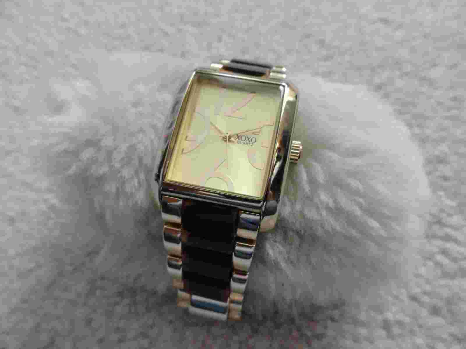 XOXO Quartz Ladies Watch with a Pretty Band