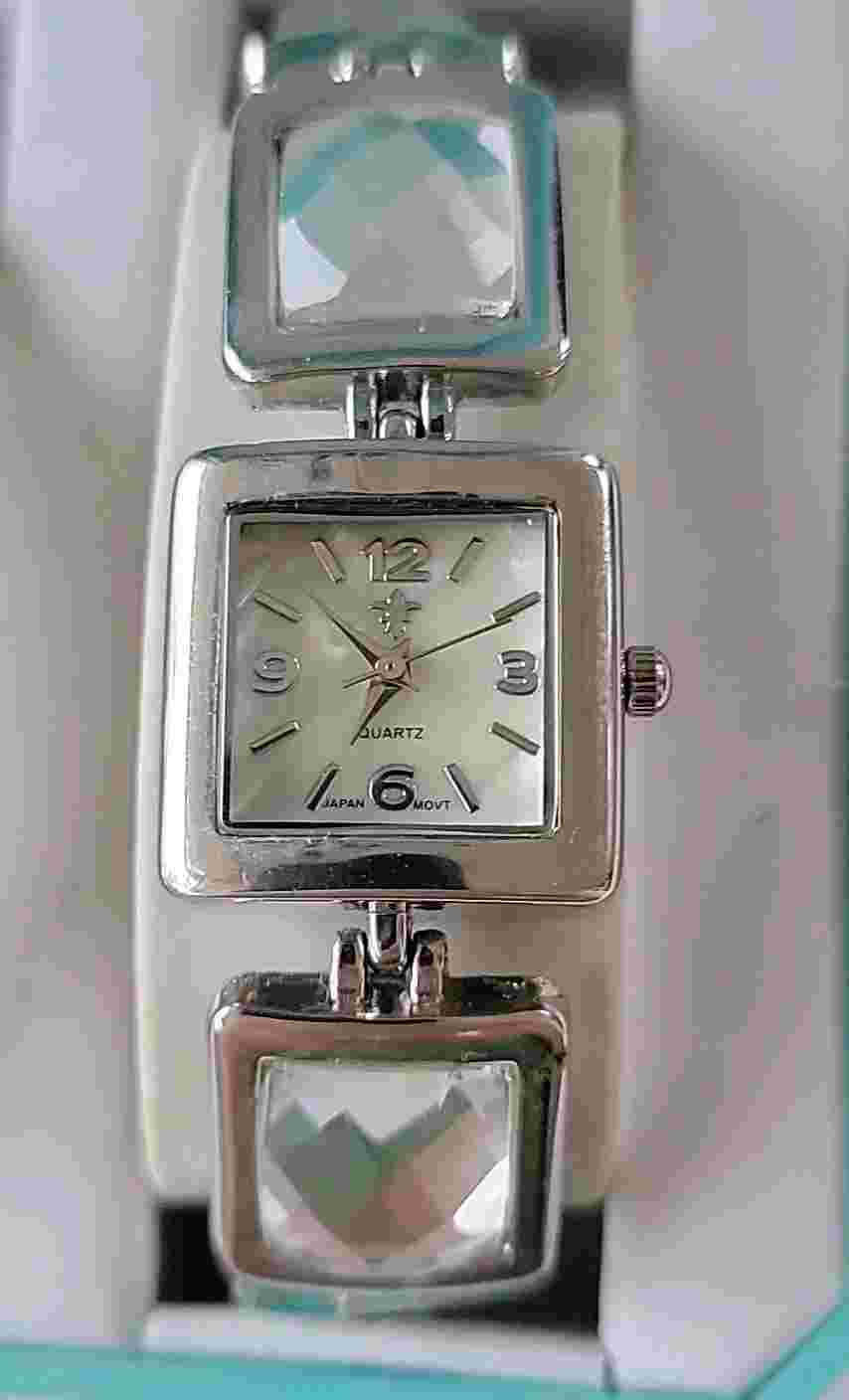 Vintage New Old Stock Cato Women's Quartz Watch Silver & Bracelet
