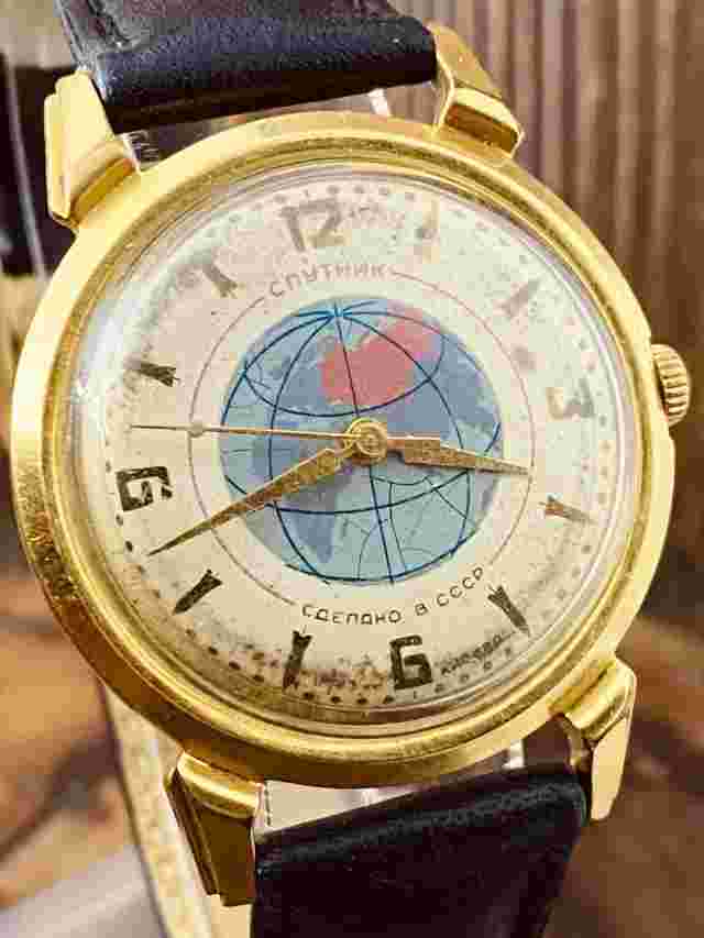 SPUTNIK WATCH KIROVSKIE KIROVA RARE SOVIET WATCH ORIGINAL CONDITION + Box #6653