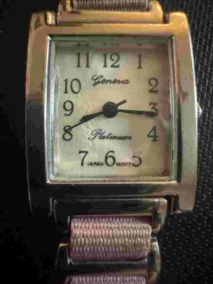 Genova 6520 Women’s Watch Japan Movement NEEDS A BATTERY