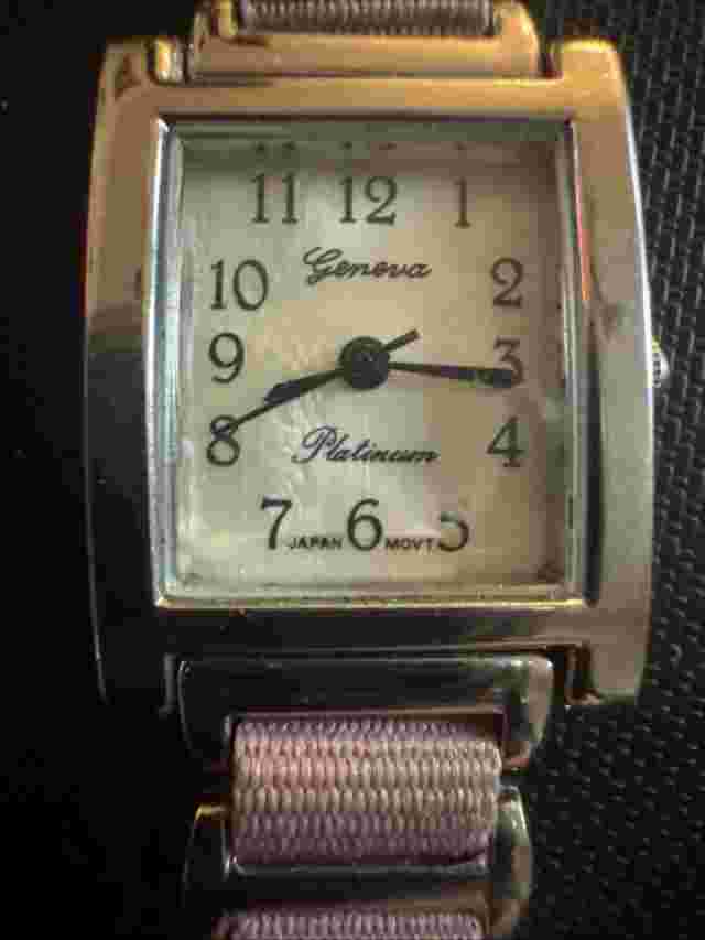Genova 6520 Women’s Watch Japan Movement NEEDS A BATTERY