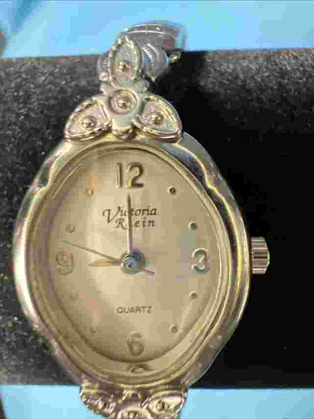 Victoria Rhein Quartz Ladies Silvertone Stretch Watch -needs Battery-LAST ChANCE