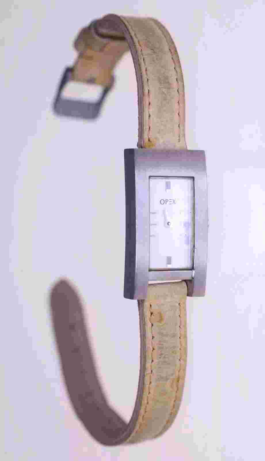 OPEX 'KARE' ladies vintage dress watch-hand broken-needs repairs (Weight: 17.5g)