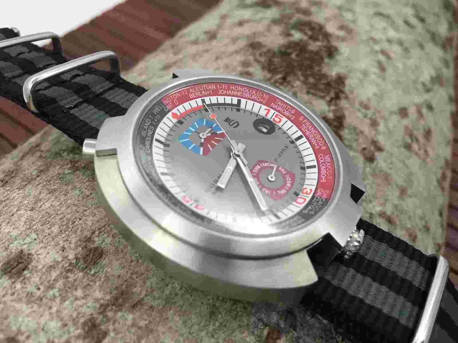 Sorna Bullhead NOS-Style automatic watch grey version new unworn textile strap