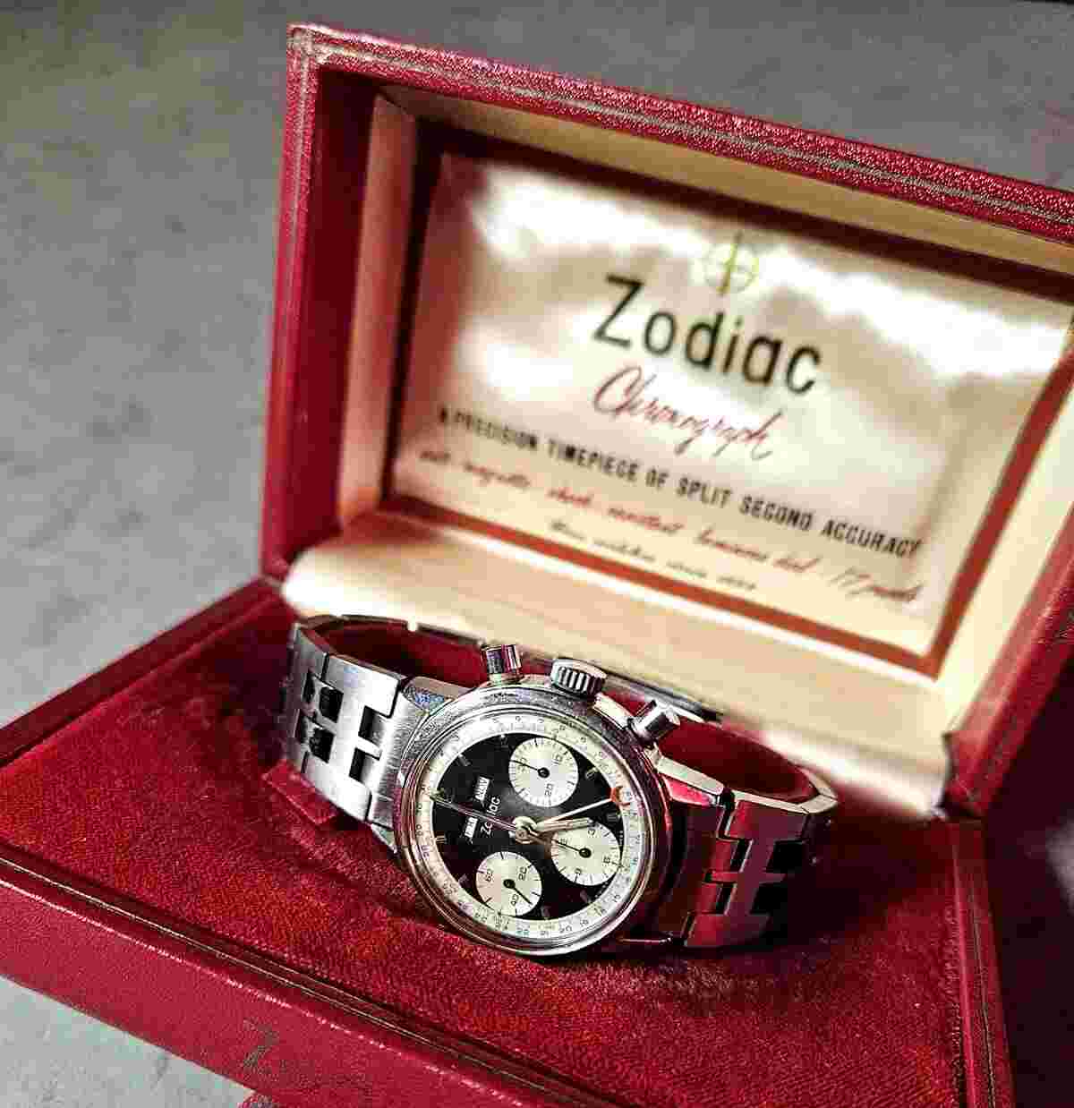 Vtg ZODIAC Heuer Carrera Dato Chronograph Triple Date Watch 2547N V72 Panda Dial