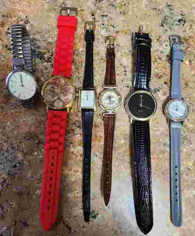 6 piece Women's working, etc. watches, Talbots, Focus, etc.  GUC Lot(684)
