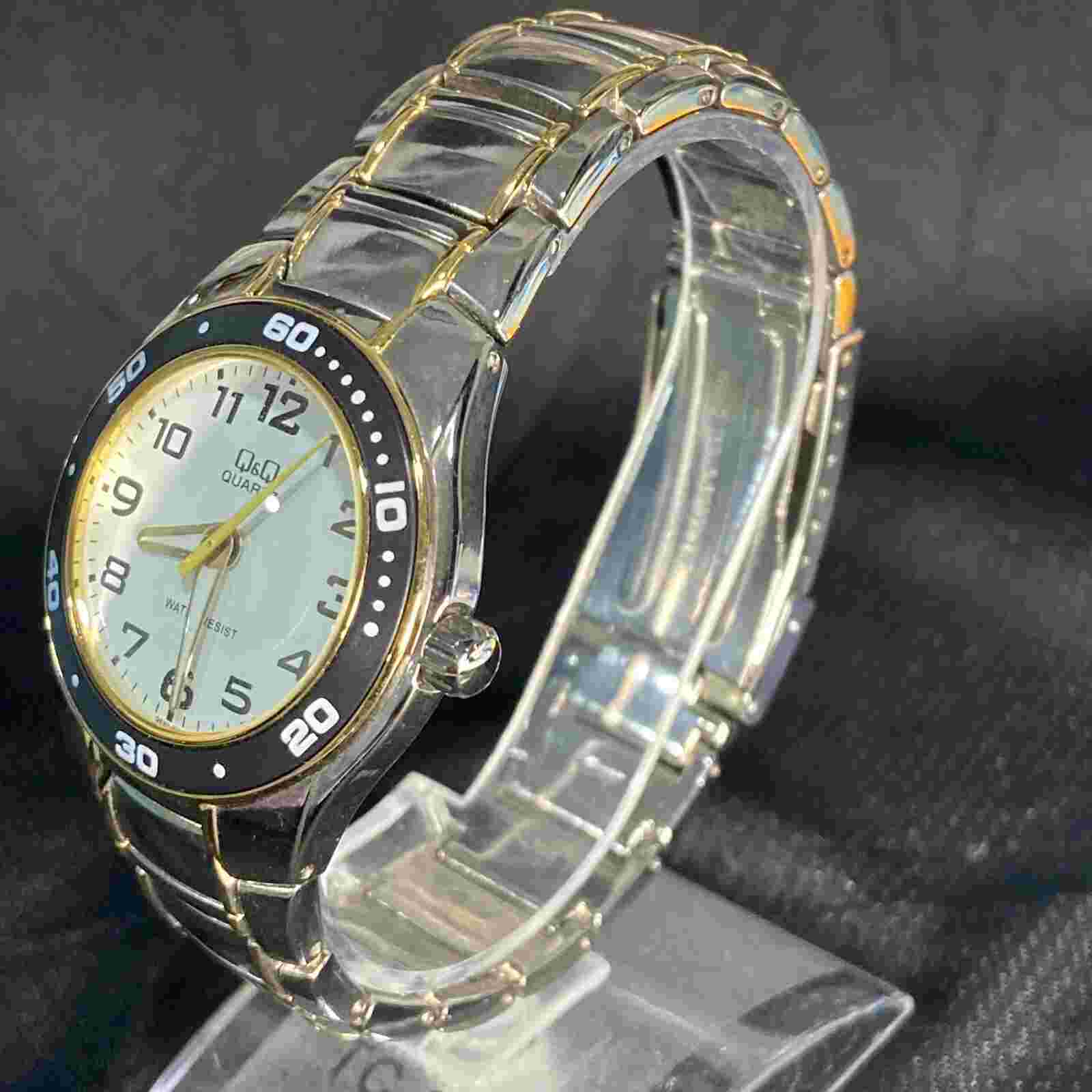 Vtg Q&Q two tone Mens WR watch Quartz Gold Silver Toned New Battery Works