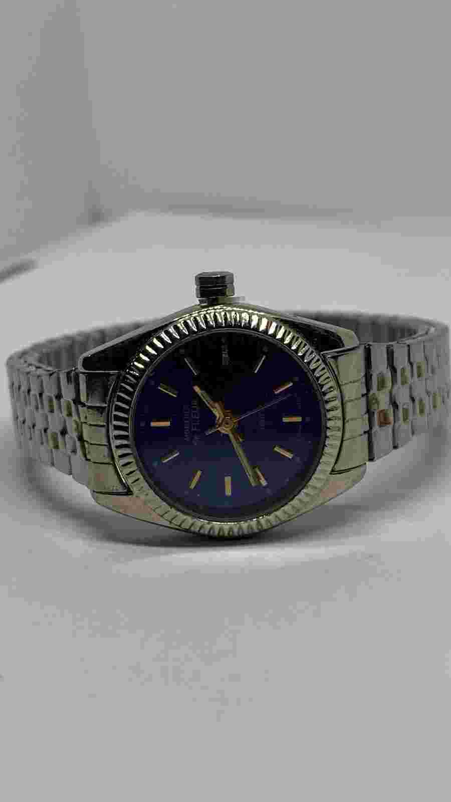 Montres de FLEUR Ladies Quartz Watch Working Condition Expandable Band
