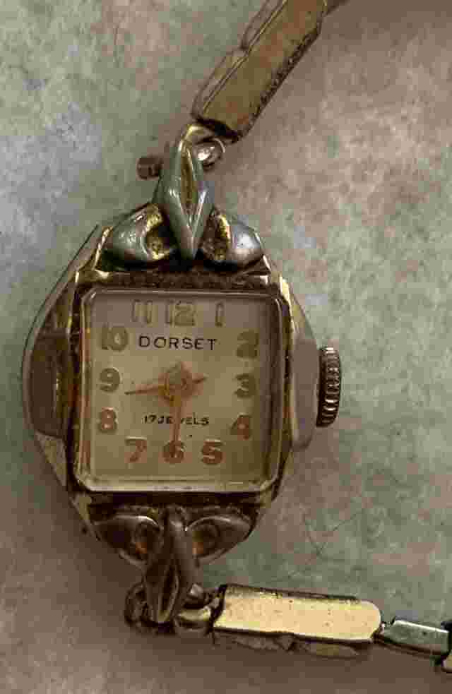 Vintage Dorset 17 Jewels Bracelet Watch Womens Gold Tone 7 Inches