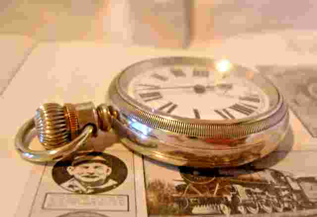 Pocket Watch Swiss Buren Railway Type 1920 Antique 7J Big Silver Nickel Case Fwo