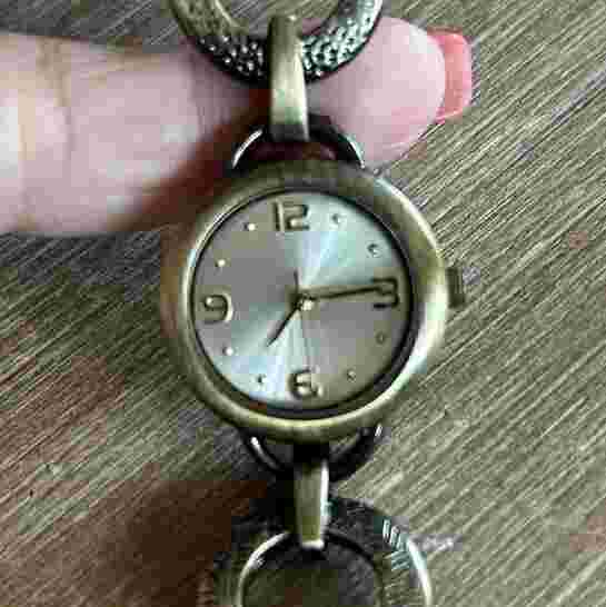 Vintage FMD Ladies Women Quartz Analog Burnished Gold Tone Bracelet Watch FY1278