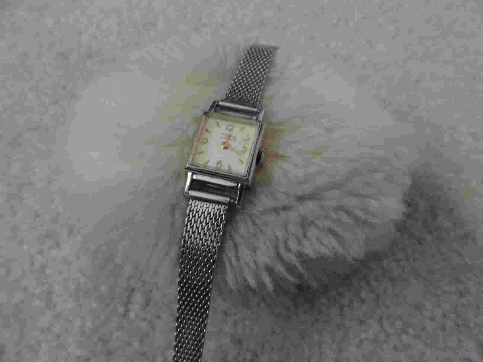 Ladies Vintage Mepa 17 Jewels Wind Up Watch