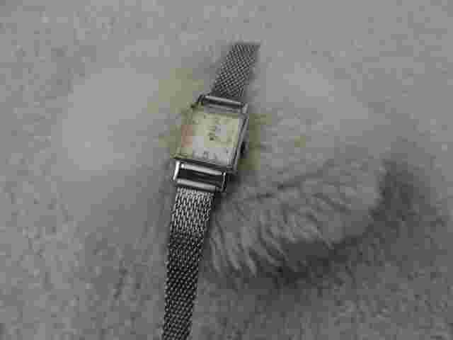 Ladies Vintage Mepa 17 Jewels Wind Up Watch