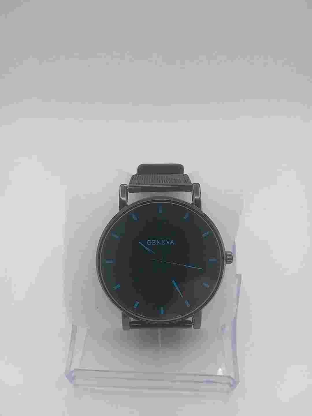 Elegant Men's 2022 World-Time Quartz Watch - Business-Friendly, Stainless Steel