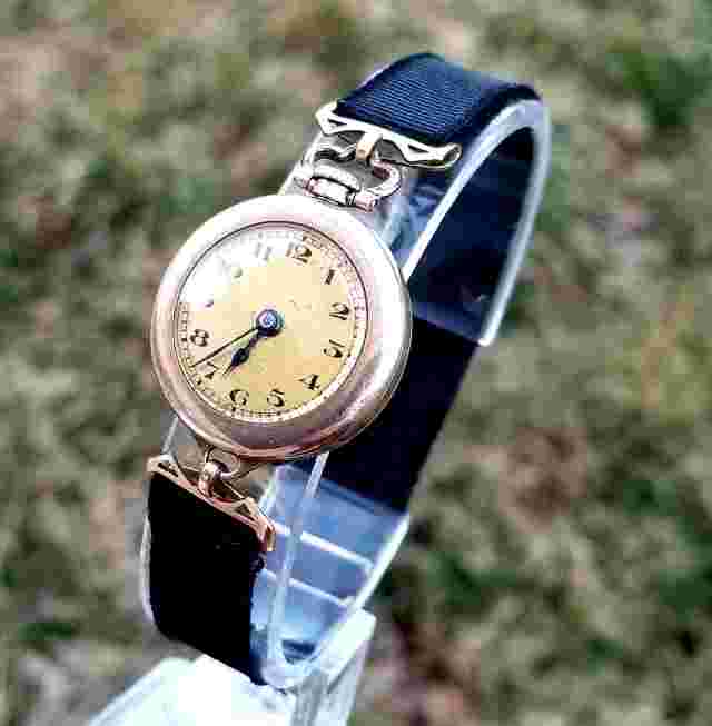 Ultra RARE,UNIQUE Women's ANTIQUE Pocket Watch 15Jewels. Wadsworth Case