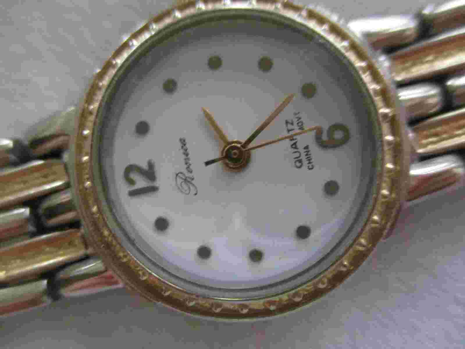 Ronica Analog Wristwatch with Quartz Movement and 18k Gold Plated