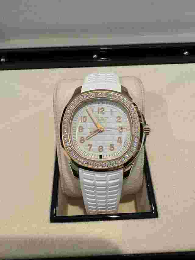 Patek Philippe Aquanaut White Women's Watch - 5269/200R-001