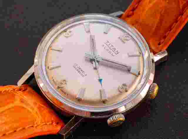 Titan Alarm Mechanical Swiss Watch, Serviced. Fun alarm Function. Vintage.