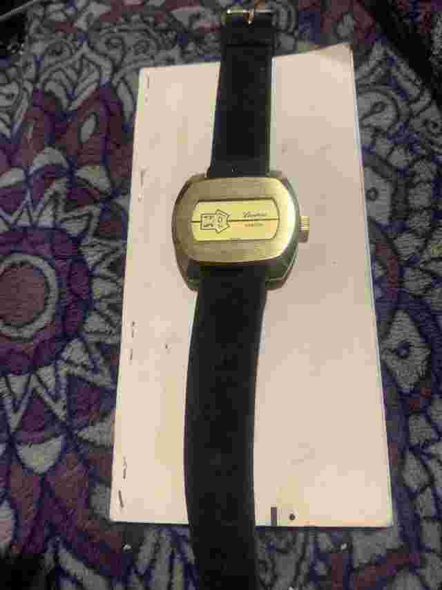 Mint Unused Gold Color Lucerne 1970s  Swiss Direct Read Jump Hour Windup Watch