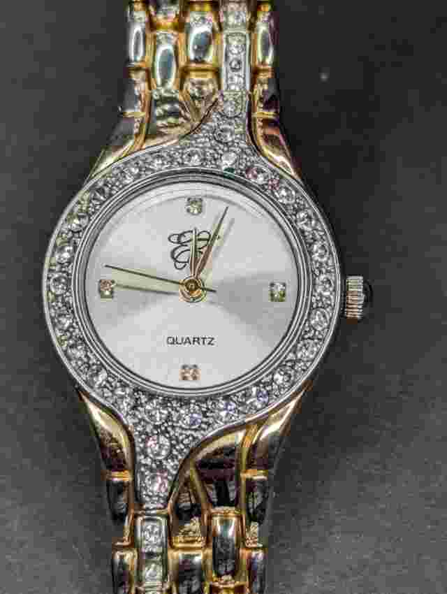 Elizabeth Taylor White Diamonds Rhinestone Gold Tone Watch w/ New Battery Works