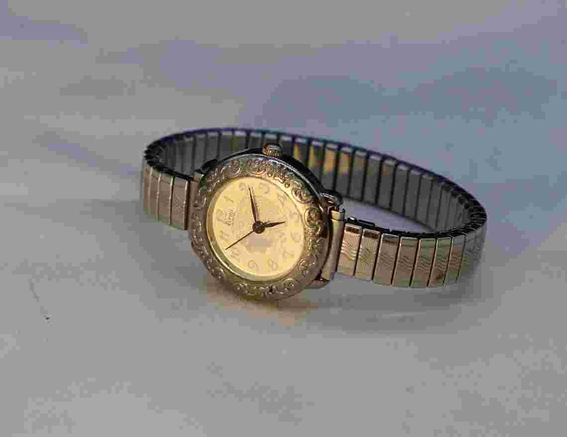 Vintage Perini Quartz Watch Silver Tone – Indian Chief Dial C021
